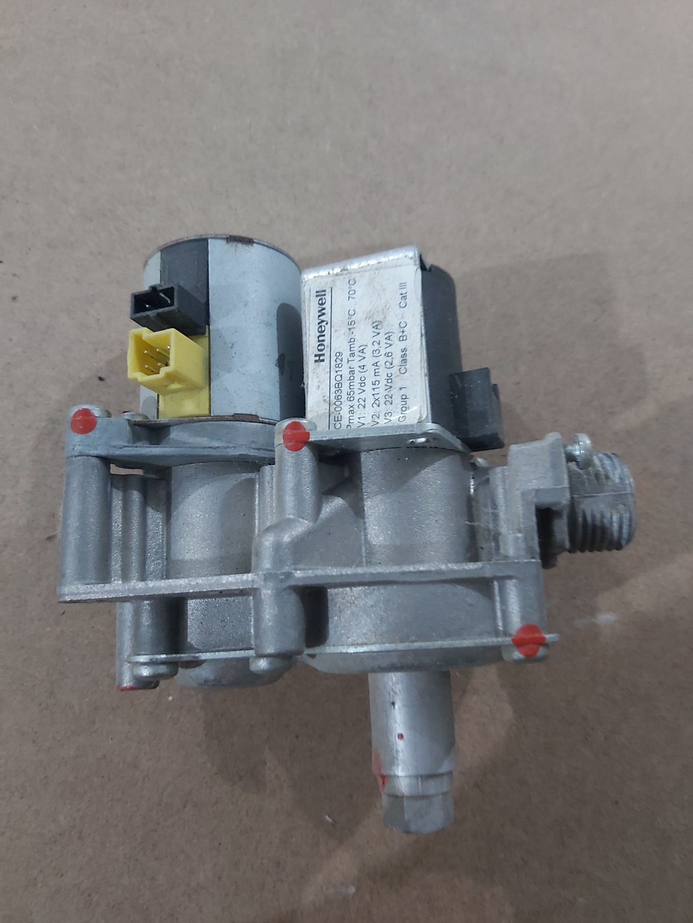 GAZ VALFİ VAİLLANT VK8515MR4571U (ÇIKMA)