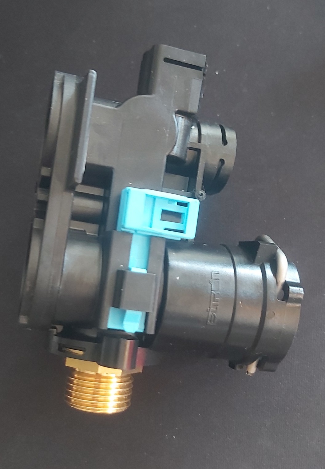 3 YOLLU GRUP DAIKIN SAĞ BLOK GİRİŞ MANİFOLDU TÜRBİN BLOĞU 33305006